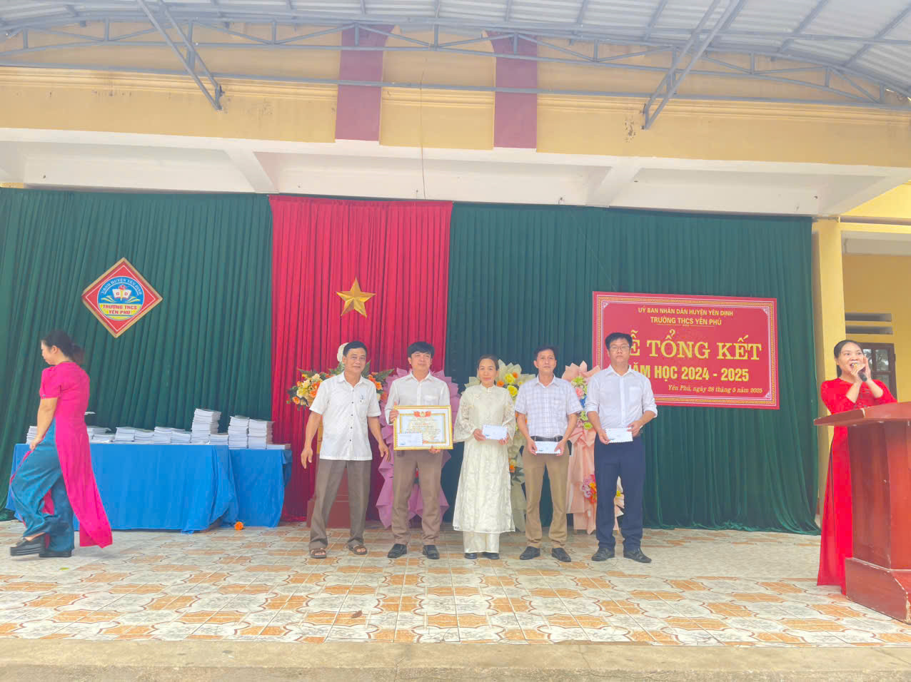 Anh-tin-bai